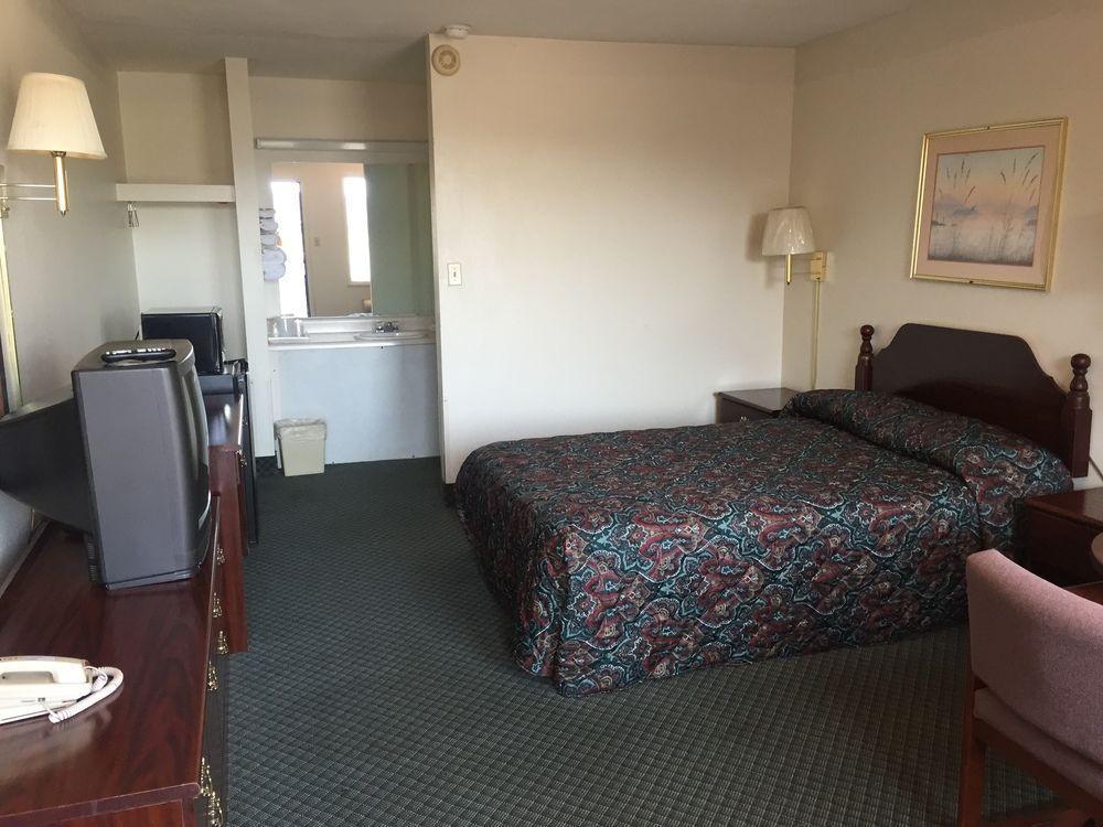 St. James Economy Inn מראה חיצוני תמונה