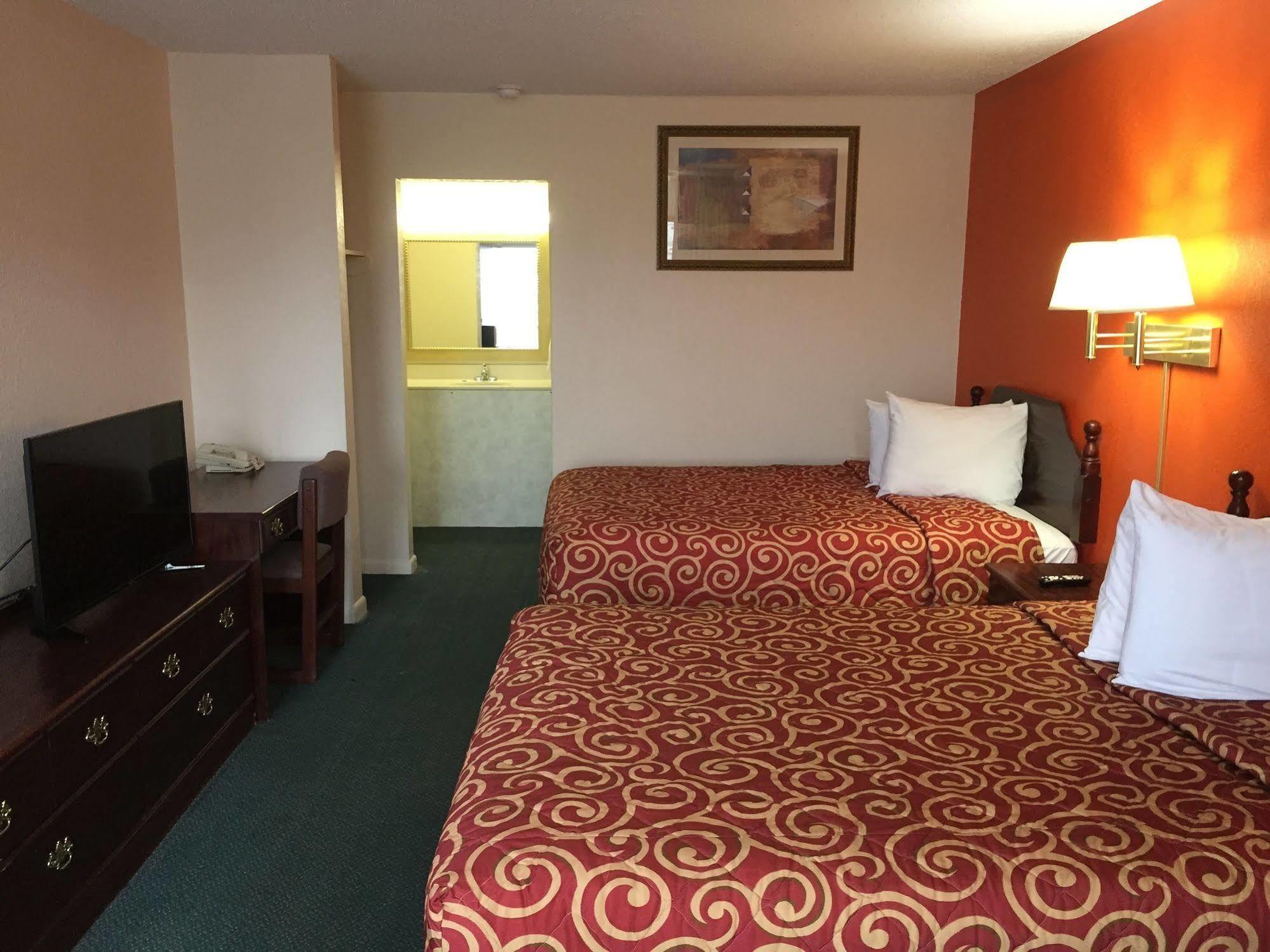 St. James Economy Inn מראה חיצוני תמונה