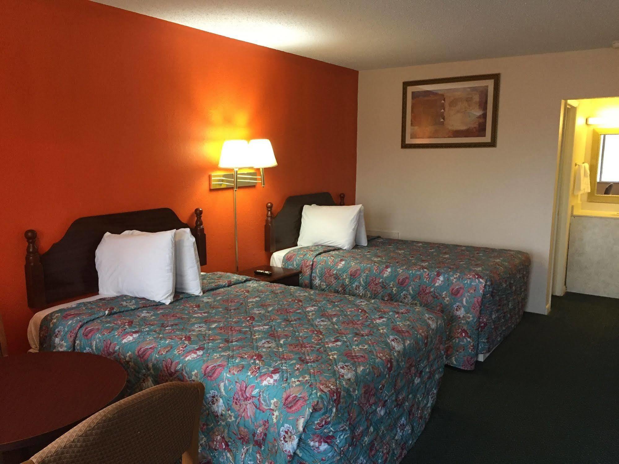 St. James Economy Inn מראה חיצוני תמונה
