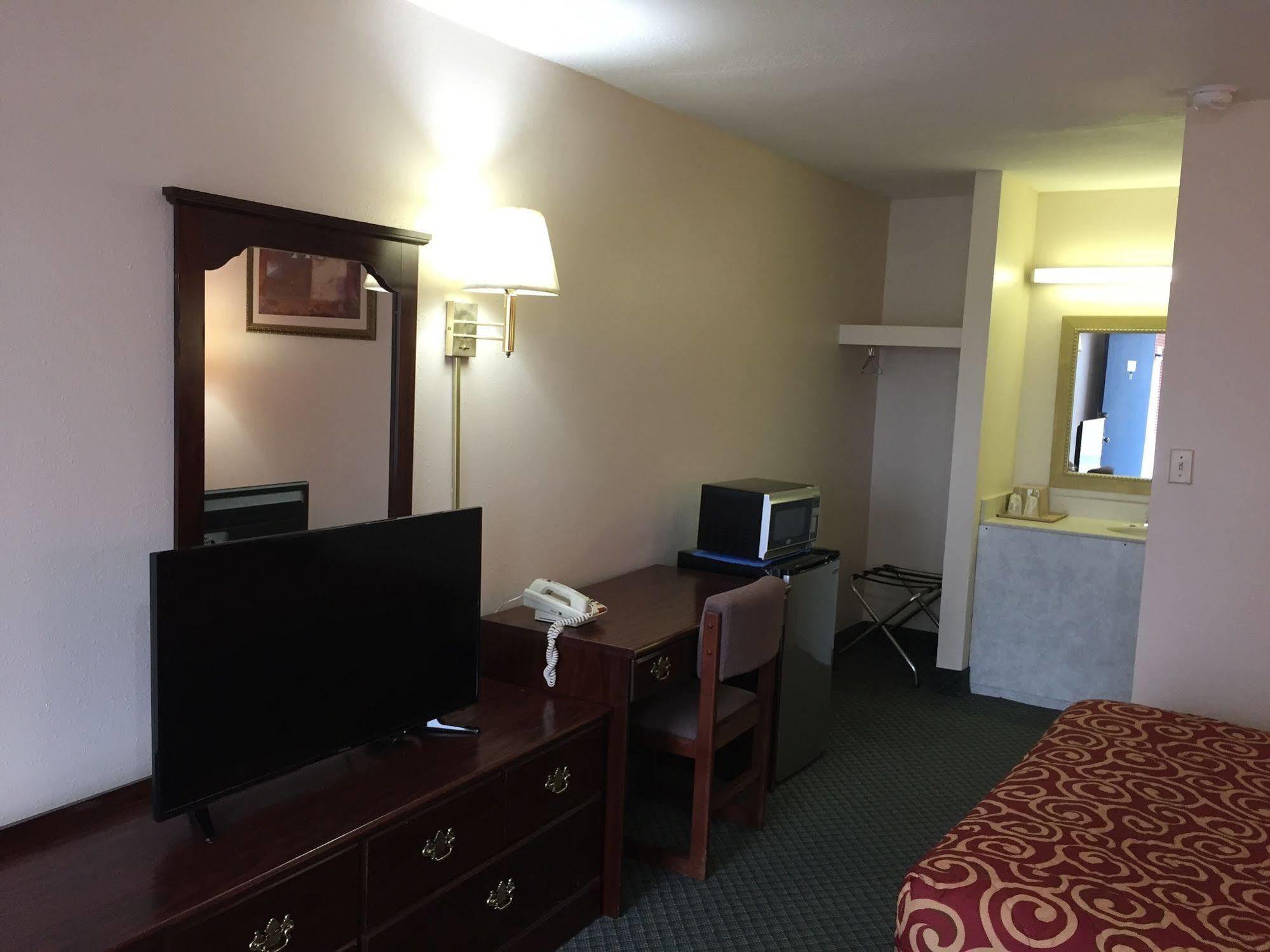 St. James Economy Inn מראה חיצוני תמונה
